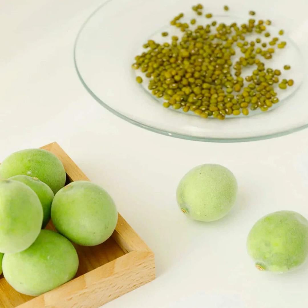 Green Plum Refreshing Cleanser